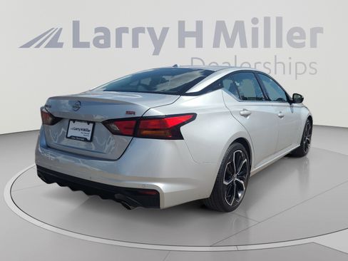 Used 2024 Nissan Altima 2.5 SR FWD image 5