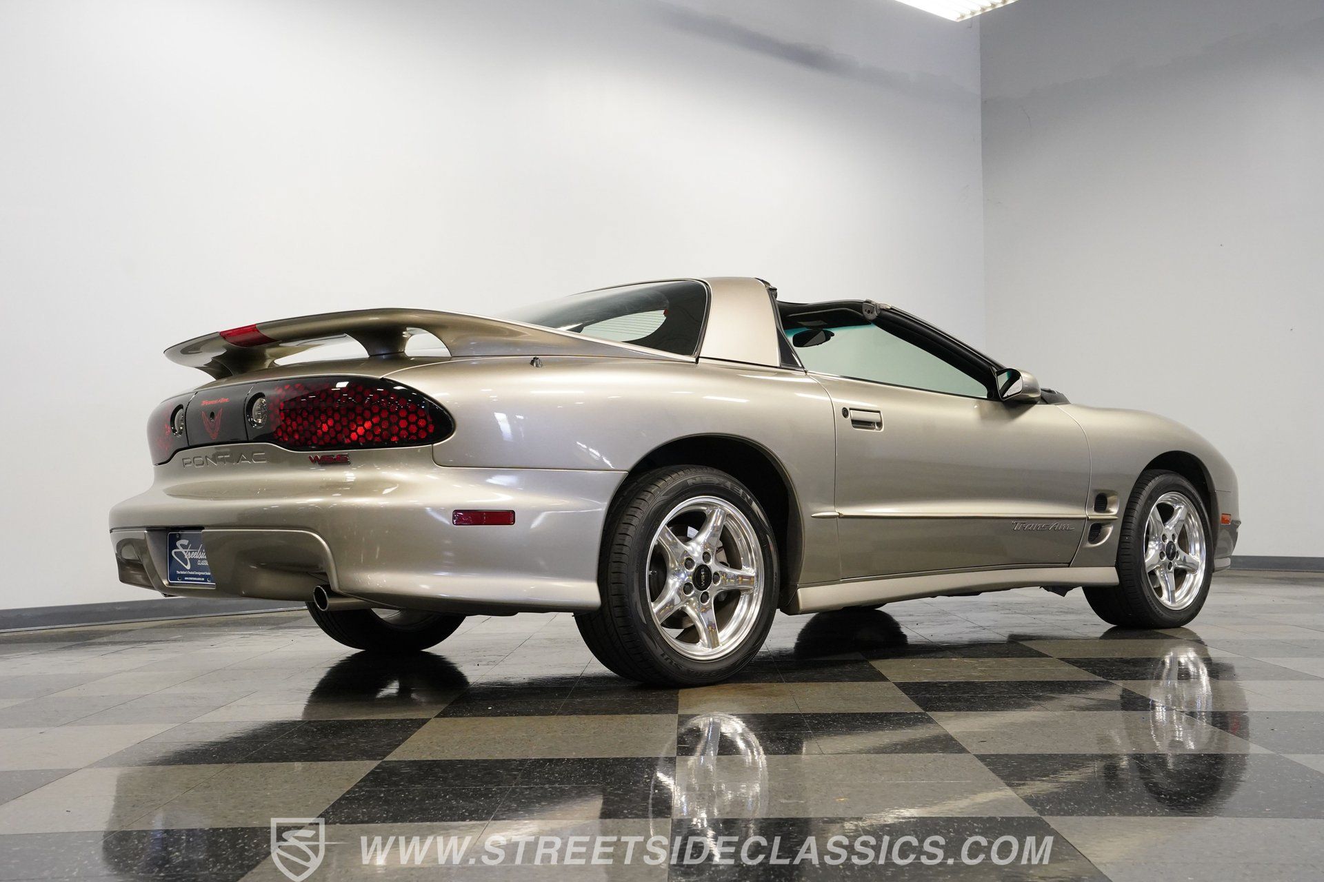 Used 2001 Pontiac Firebird Trans Am RWD image 28