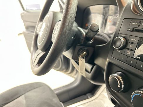 Used 2016 Jeep Patriot Sport image 37