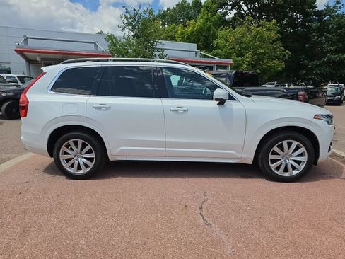 Used 2018 Volvo XC90 T6 Momentum w/ Convenience Package AWD/4WD image 6