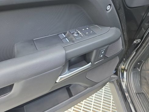Certified 2025 Land Rover Defender 90 S AWD/4WD image 9