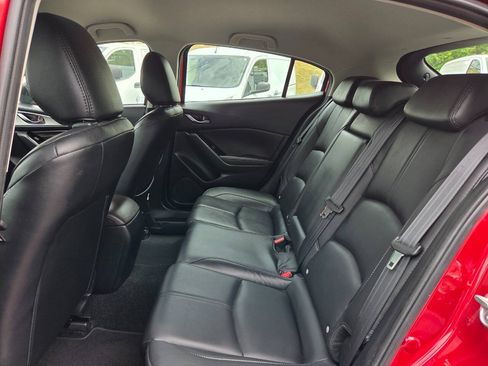 Used 2018 MAZDA MAZDA3 Touring FWD image 19