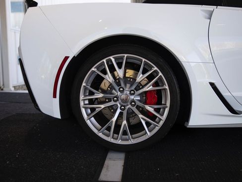 Used 2016 Chevrolet Corvette Z06 RWD image 23