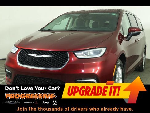 Used 2023 Chrysler Pacifica Touring-L FWD image 1