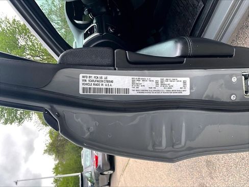 Used 2021 Jeep Grand Cherokee Laredo X AWD/4WD image 36
