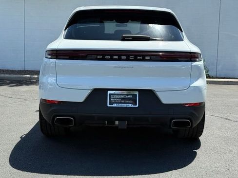 Used 2025 Porsche Cayenne AWD/4WD image 11