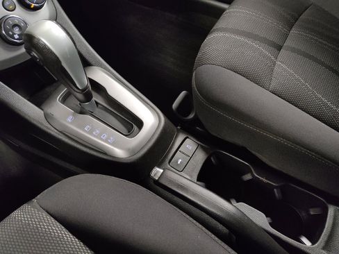 Used 2020 Chevrolet Sonic LT image 26