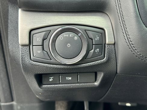 Used 2017 Ford Explorer Platinum image 28