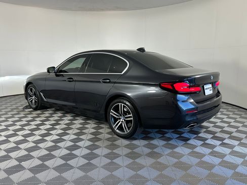 Used 2022 BMW 530i w/ Executive Package image 3
