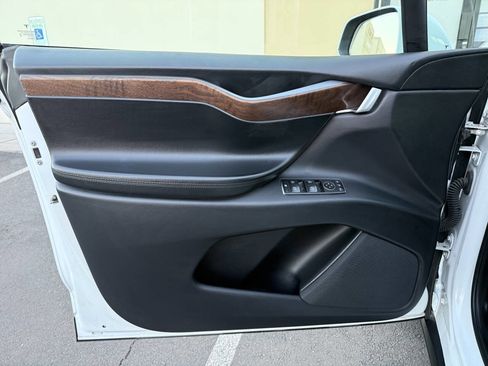 Used 2020 Tesla Model X Long Range image 23