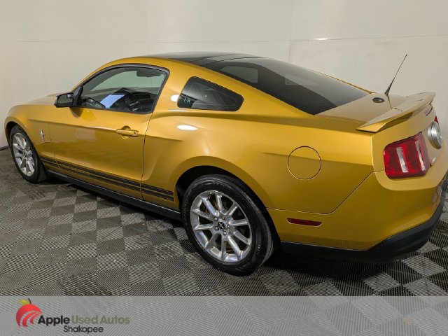 Used 2010 Ford Mustang Coupe RWD image 4