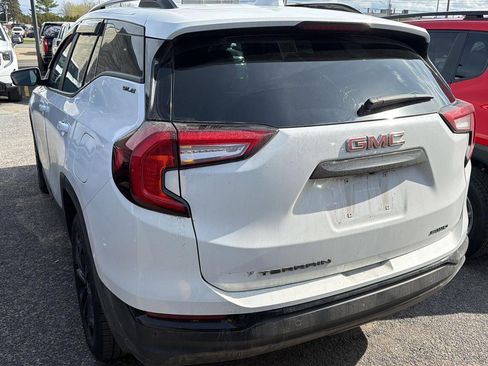 Used 2022 GMC Terrain SLE w/ Driver Convenience Package AWD/4WD image 5