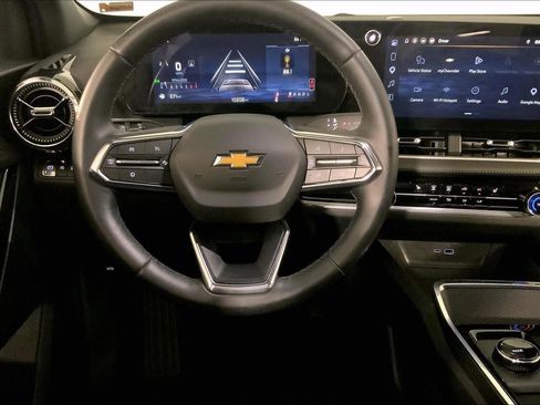Used 2026 Chevrolet Equinox LT FWD image 6