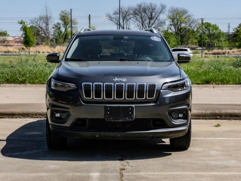 Used 2019 Jeep Cherokee Latitude Plus w/ Comfort/Convenience Group image 8