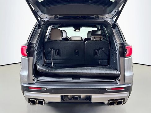 Used 2025 GMC Acadia Elevation w/ Elevation Premium Package FWD image 25