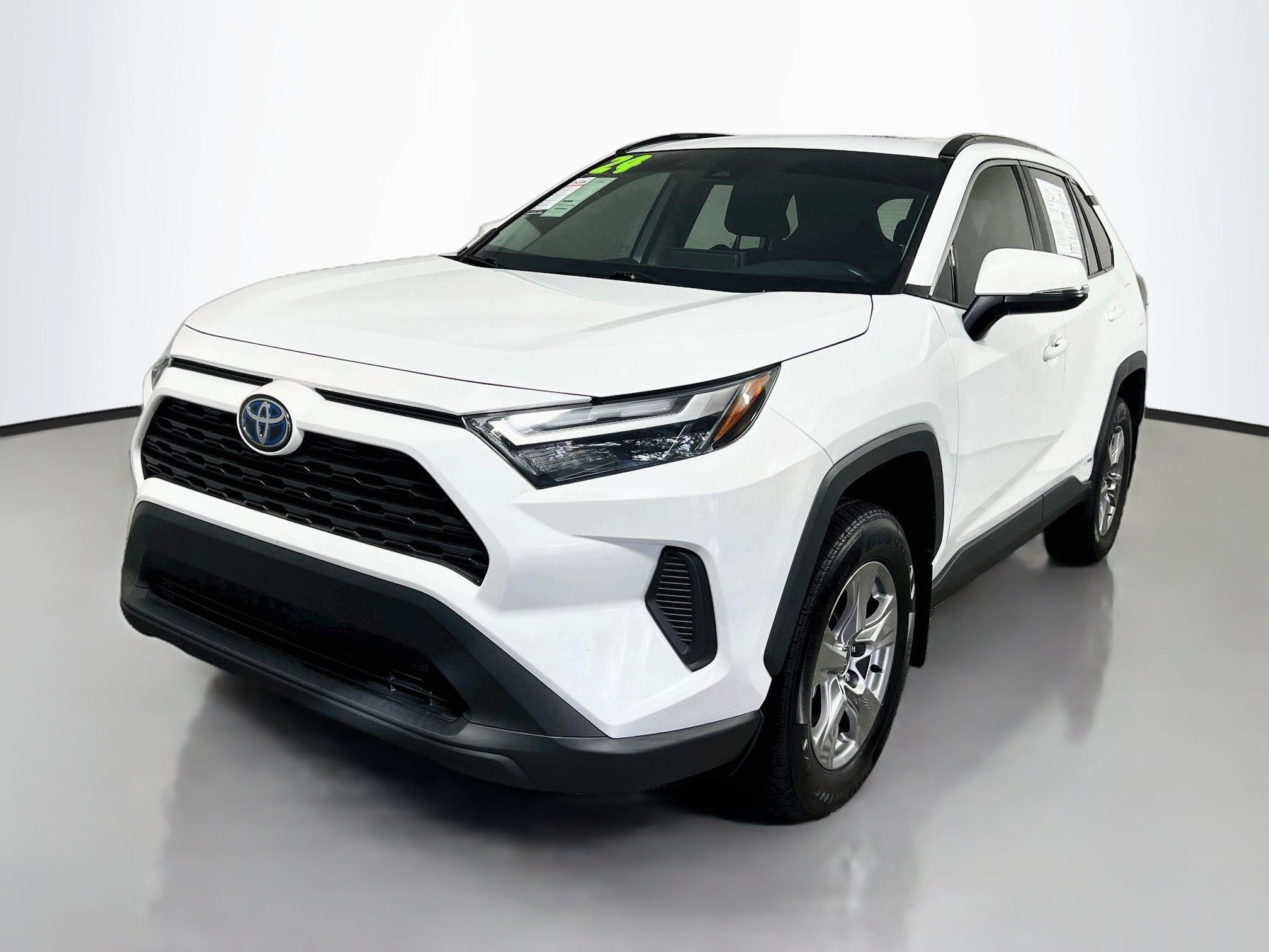 Used 2024 Toyota RAV4 XLE w/ Convenience Package AWD/4WD image 10
