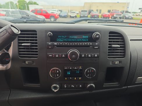Used 2011 Chevrolet Silverado 1500 LT w/ All-Star Edition RWD image 13