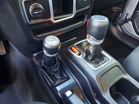 Used 2019 Jeep Wrangler Sport image 20