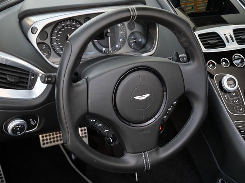 Used 2014 Aston Martin Vanquish Volante RWD image 11