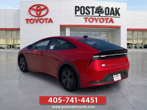 New 2026 Toyota Prius Plug-In Hybrid FWD image 5