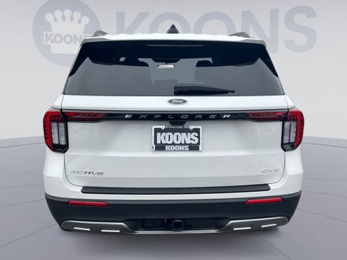 Certified 2025 Ford Explorer Active w/ Active Comfort Package image 5