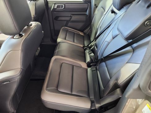 New 2025 Ford Bronco Outer Banks w/ Sasquatch Package image 14