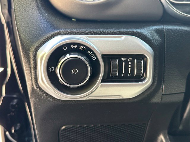 Used 2022 Jeep Wrangler Sport AWD/4WD image 19