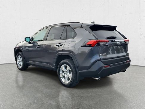 Used 2021 Toyota RAV4 XLE image 5