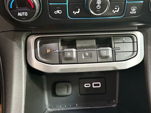 Used 2021 GMC Acadia SLE FWD image 18
