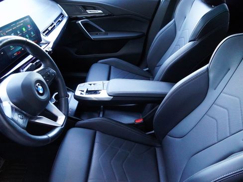 Certified 2025 BMW X2 xDrive28i image 11