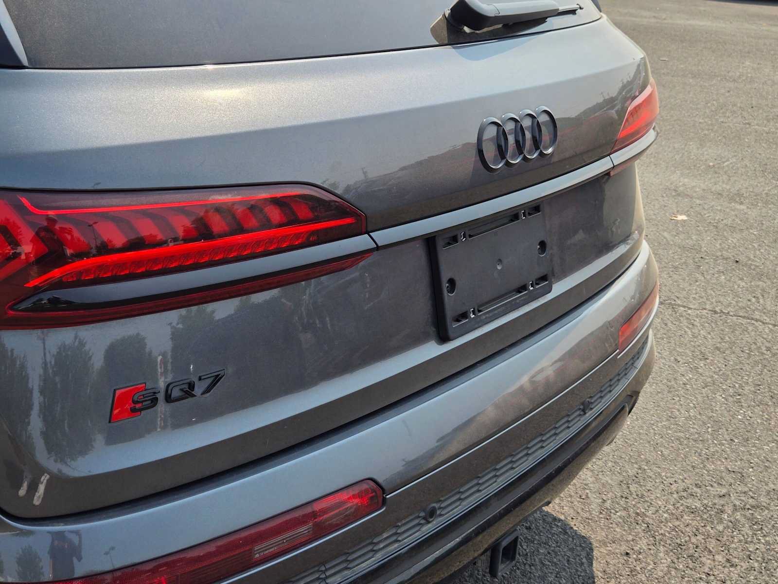 Used 2023 Audi SQ7 Prestige AWD/4WD image 16