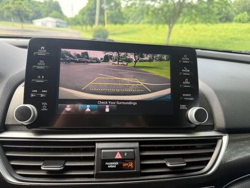 Used 2018 Honda Accord Sport image 4