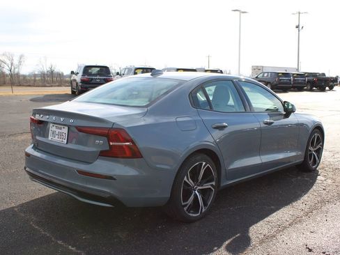 Used 2024 Volvo S60 B5 Plus image 9