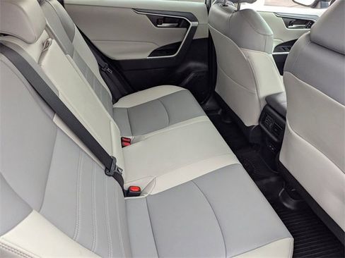 Used 2023 Toyota RAV4 XLE Premium image 13
