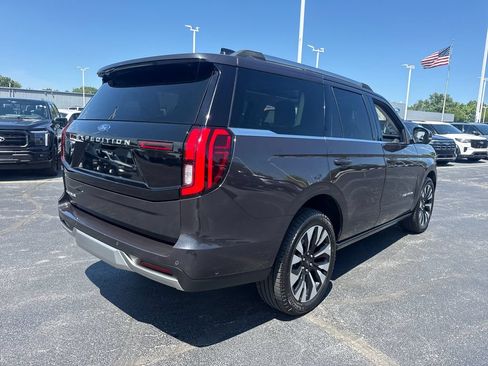 Used 2025 Ford Expedition Platinum w/ Driver's Package AWD/4WD image 7