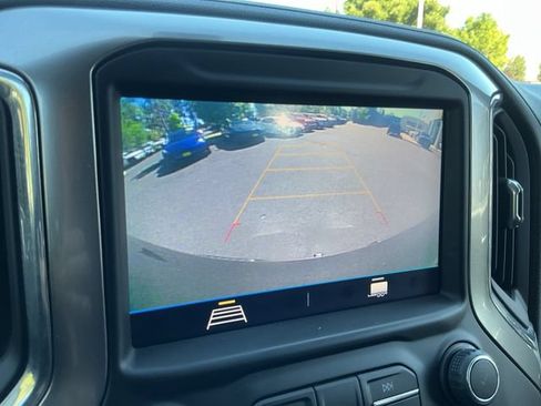 Used 2021 Chevrolet Silverado 1500 LT w/ Z71 Off-Road Package AWD/4WD image 16