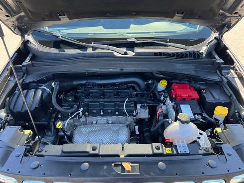 Used 2021 Jeep Renegade Latitude AWD/4WD image 28