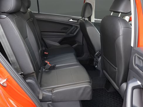 Used 2019 Volkswagen Tiguan SE w/ Panoramic Sunroof Package FWD image 20