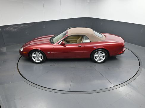 Used 1998 Jaguar XK8 Convertible image 34
