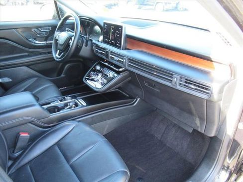 Used 2022 Lincoln Corsair Grand Touring w/ Towing Package AWD/4WD image 11