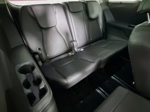 Used 2025 Kia Carnival SX FWD image 32