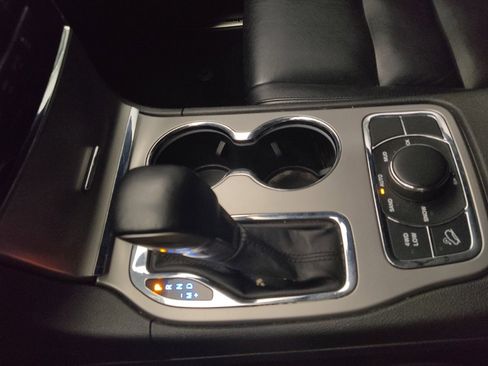 Used 2021 Jeep Grand Cherokee Limited image 26