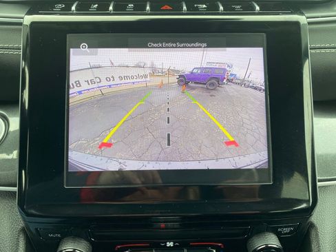 Used 2023 Jeep Grand Cherokee Laredo image 27