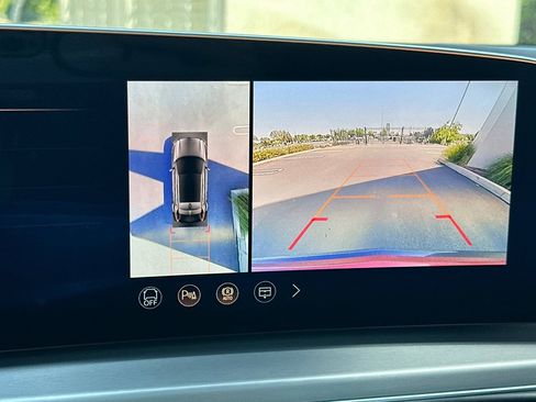 Certified 2026 Cadillac Lyriq Signature Sport w/ LPO, Floor Liner Package image 24