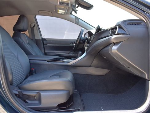 Used 2021 Toyota Camry SE FWD image 28