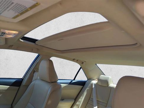 Used 2016 Toyota Camry XLE w/ Advanced Technology Package FWD image 17