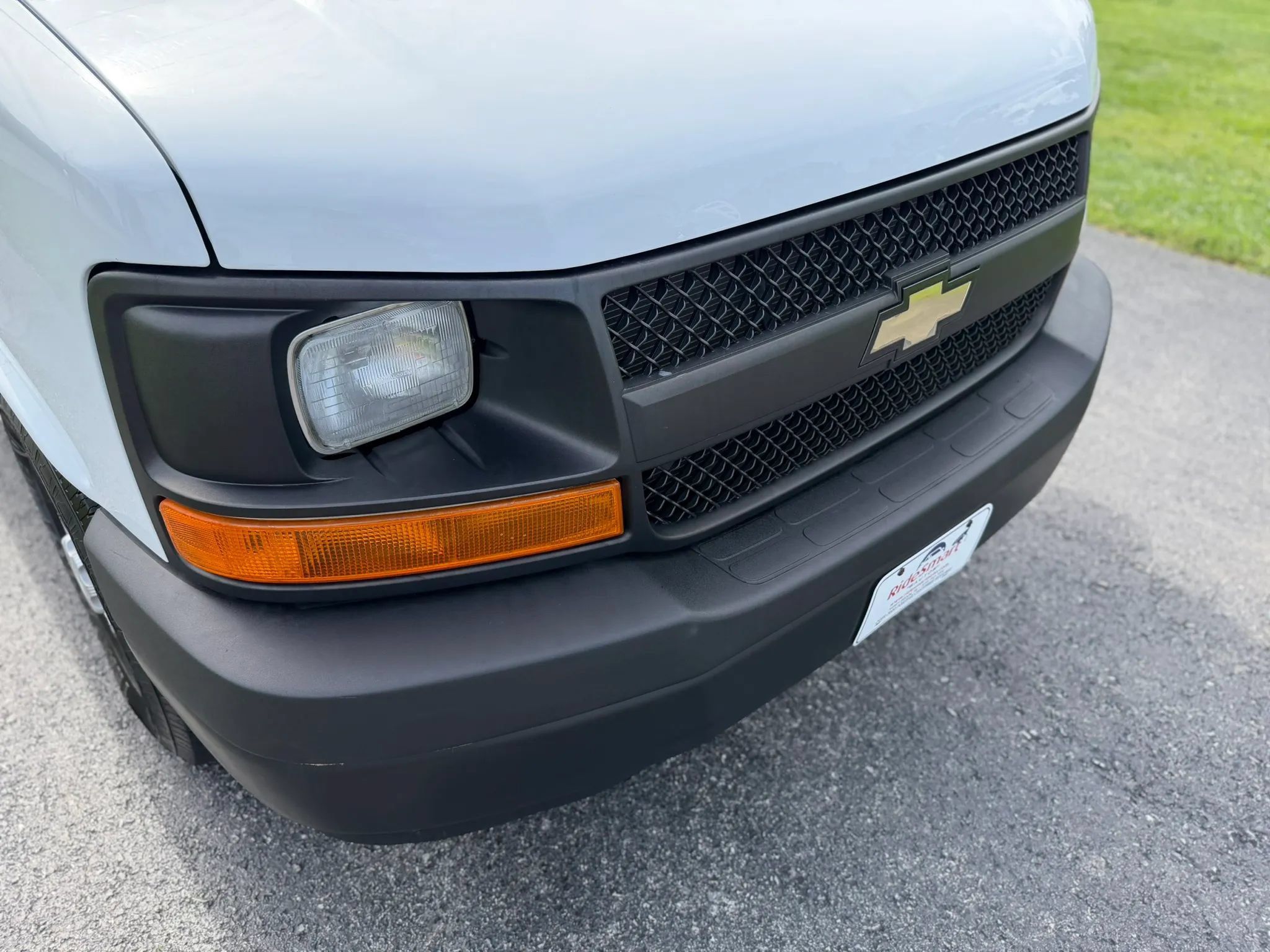 Used 2017 Chevrolet Express 2500 RWD image 40