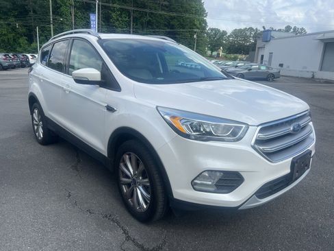 Used 2017 Ford Escape Titanium FWD image 2