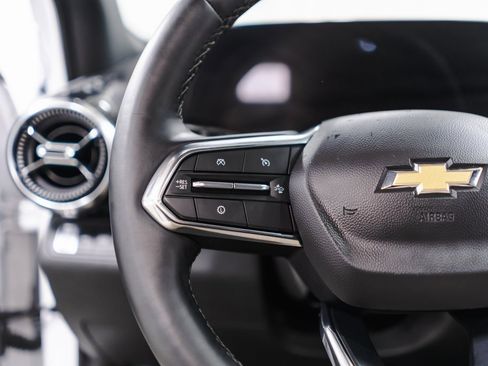 Used 2025 Chevrolet Equinox LT image 11