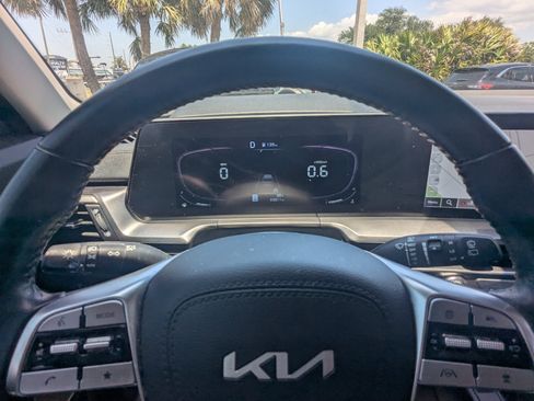Used 2023 Kia Telluride S AWD/4WD image 30